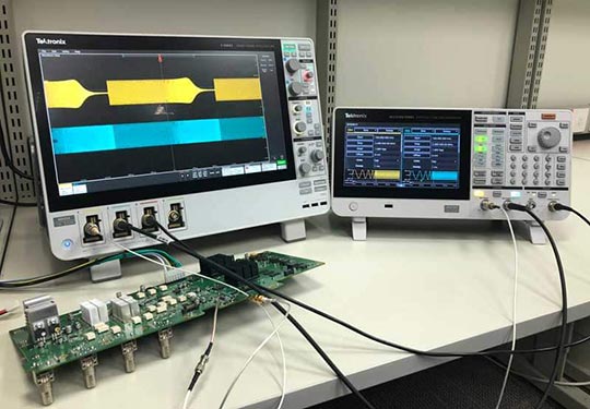 台式任意函数发生器用于模拟电路检定